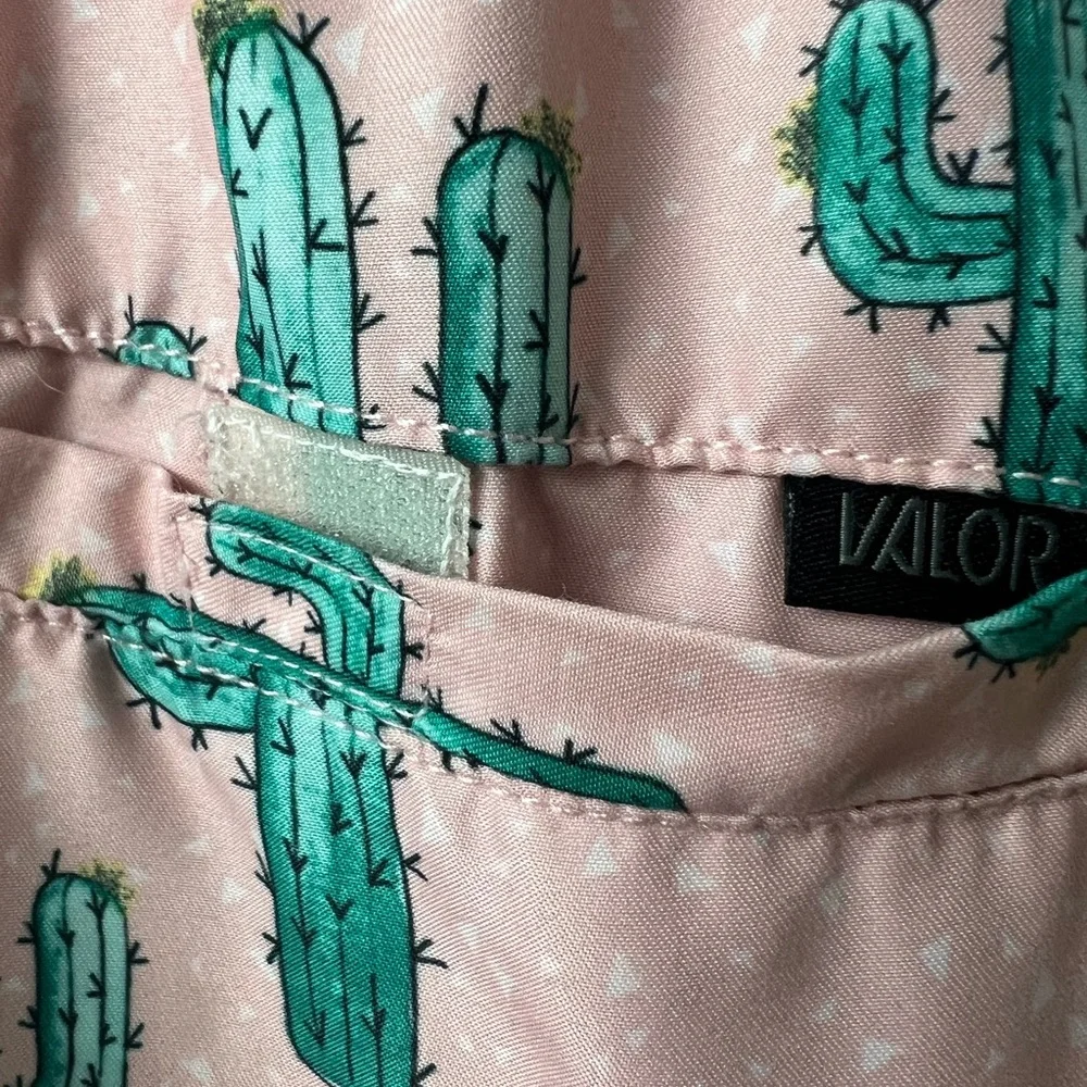 Valor Mens Swim Trunks Medium Pink 🌵 Cactus Prickly Desert 3 pocket No liner